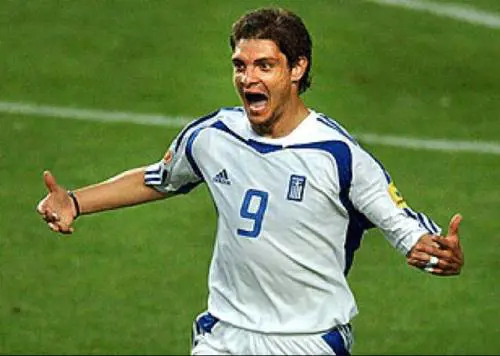 2004, la Grecia è la nuova Cenerentola. Per il Portogallo è lutto nazionale