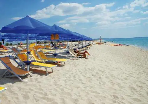 Ecco il decalogo del bon ton da spiaggia