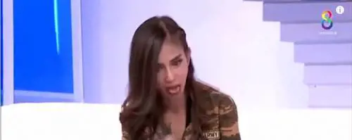 Thailandia, modella posseduta da un fantasma in diretta tv