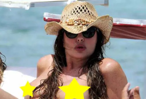 Topless per l'estate 2016, le vip più sexy