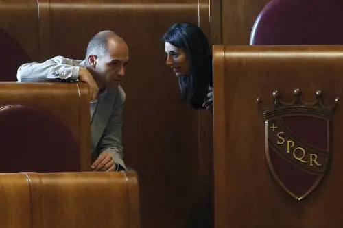 Roma, caos nel M5S: Lombardi lascia il mini direttorio