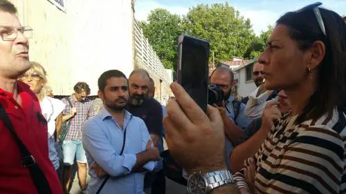 Al Baobab fischi e insulti per la deputata della Lega