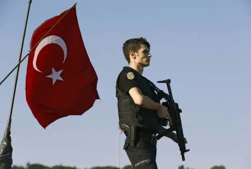 Tutte le decisioni di Erdogan che hanno fatto infuriare l'esercito