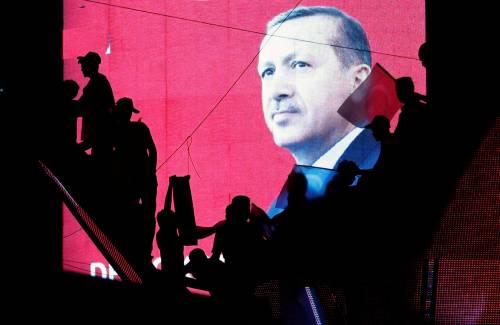 Turchia, Erdogan fa distruggere l'albergo dei cospiratori
