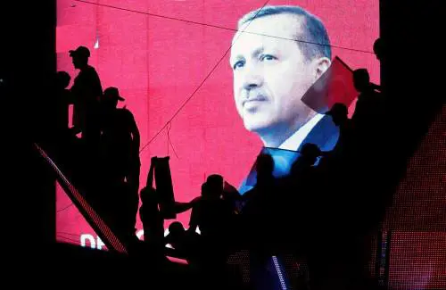 Turchia, Erdogan fa distruggere l'albergo dei cospiratori