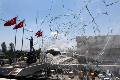 Turchia, dilaga la violenza l'Ue abbaia ma non morde