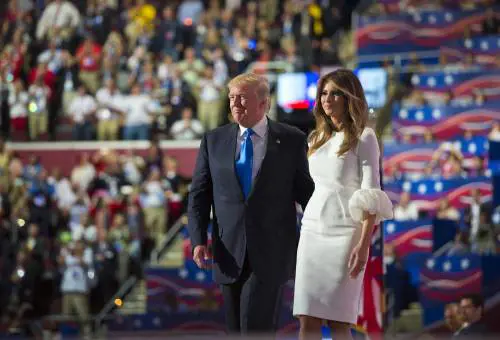 Melania Trump "copia" Michelle Obama. ​Ed è subito polemica