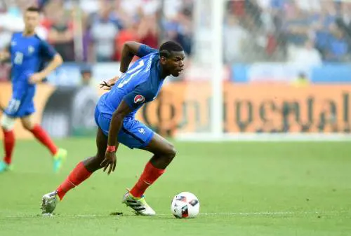 Pogba prende in giro i giornalisti: "Visitie mediche agli Universal Studios"