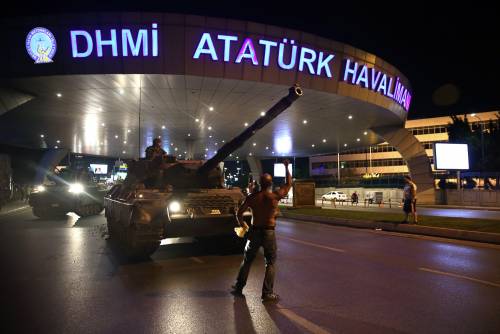 Turchia, tracce radar collegano gli Stati Uniti ai caccia dei golpisti