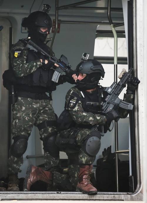Terroristi, sos dell'Europol: "Nell'Ue centinaia pronti a colpire"