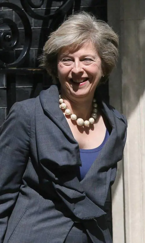 Gaffe della Casa Bianca: Theresa May diventa una star del porno