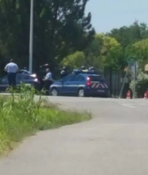 Avignone, uomo armato in un hotel a Bollene
