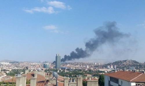 Turchia, incendio ad Ankara