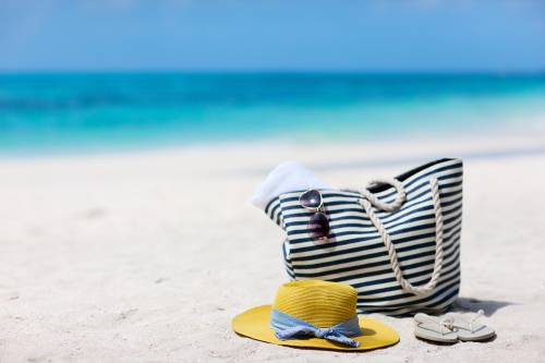 Borsa da spiaggia: ecco cosa non deve mancare