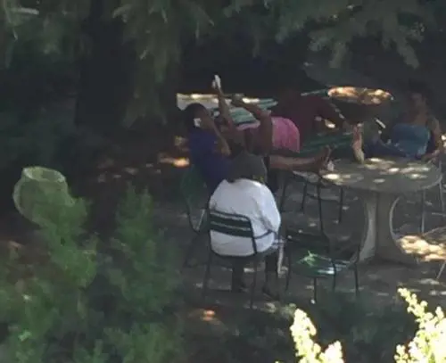 Migranti occupano la residenza per anziane