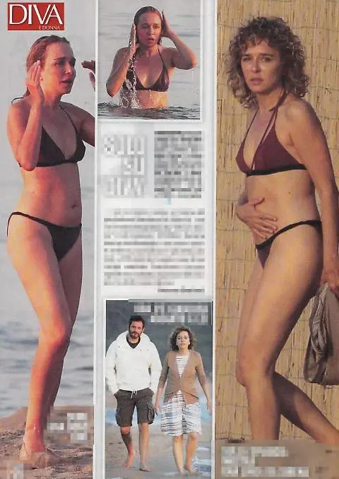 Estate bollente per Valeria Golino: è in topless in spiaggia