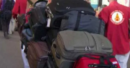 "Pompieri tolti alle emergenze per fare i facchini ai profughi"