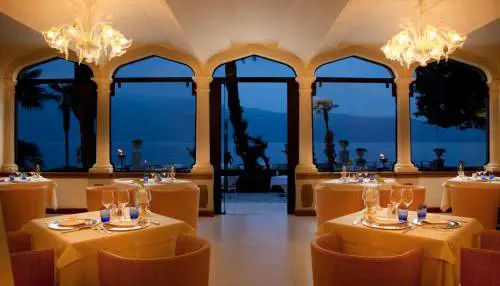 "Anche ai vip piace rubare i souvenir dagli hotel. Sono cleptomani"