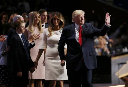 Trump: "Sono la voce dell'America". Clinton: "Non è vero"