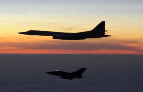 Siria, i russi bombardano base militare americana