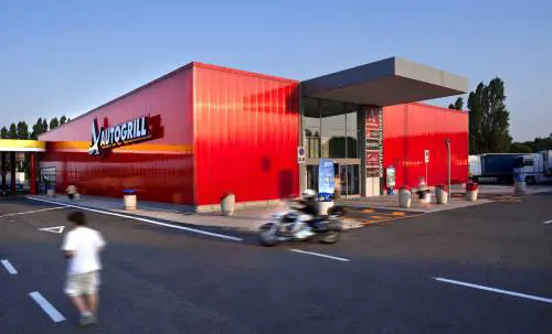 Autogrill si fa in tre e vola in Borsa: +8%