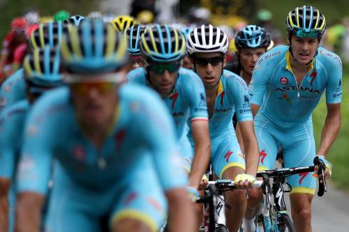Aru perde la strada sulle Alpi. È il giorno di re Froome III