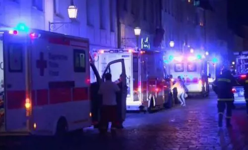 Notte di paura a Ansbach: siriano si fa esplodere a un concerto