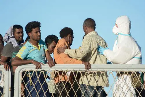 Se lo Stato sfratta gli italiani per fare posto agli immigrati
