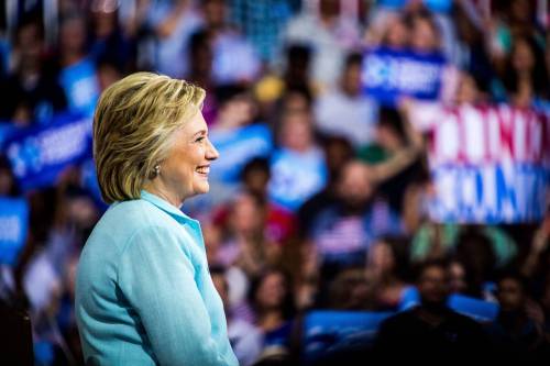 Usa, Hillary Clinton fa la storia: prima candidata alla Casa Bianca