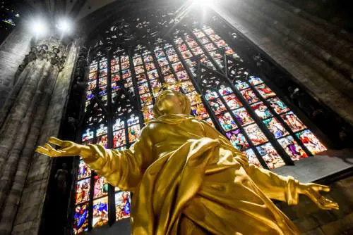 Resta chiuso in Duomo a Milano: il turista dorme tra le guglie