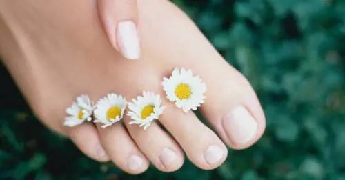Calli e duroni: come avere piedi perfetti per l’estate