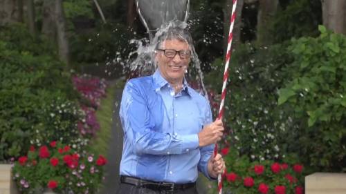 Bill Gates è stato uno dei primi a partecipare all'Ice Bucket Challenge, sfida virale che spopolò due anni fa sui social