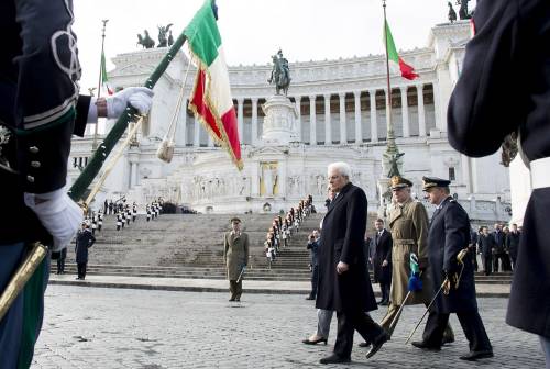 Roma, irrompe al Vittoriano e fa il saluto fascista 