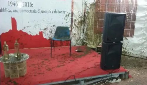 Toscana, Rossi aggredito ​con secchi di letame