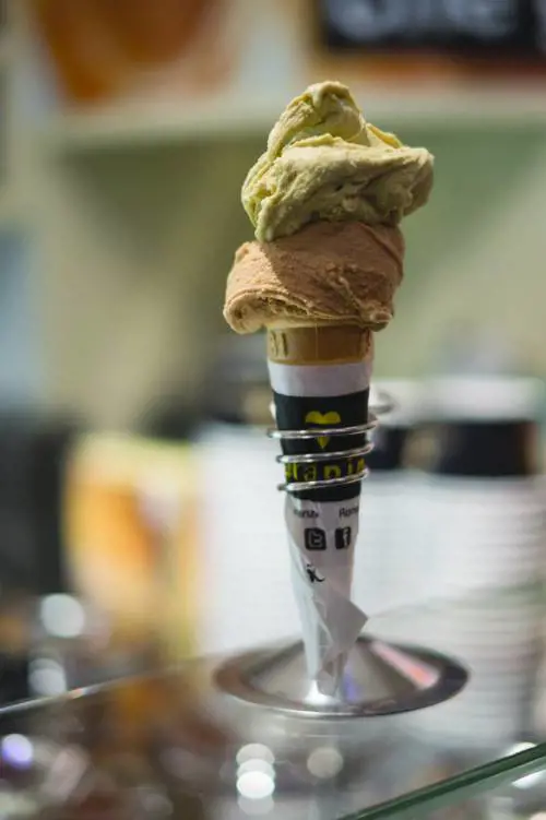 Palermo, chiede un cono gelato e ci trova un pezzo di dito tagliato