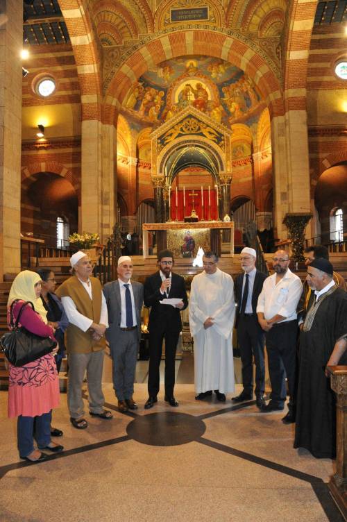 Milano, i musulmani nella chiesa di via Brioschi
