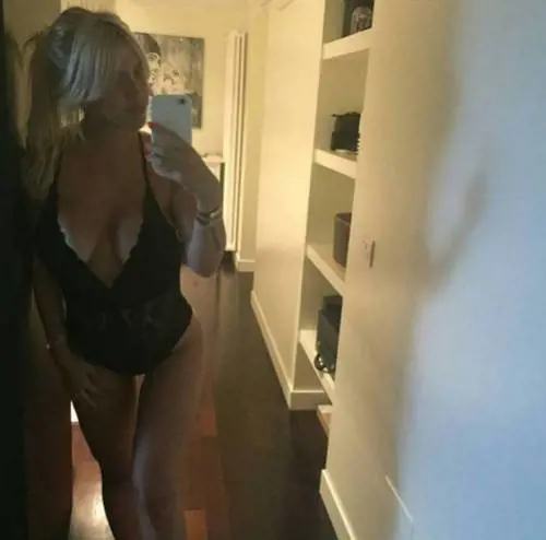 Wanda Nara, selfie notturno: valanga di critiche