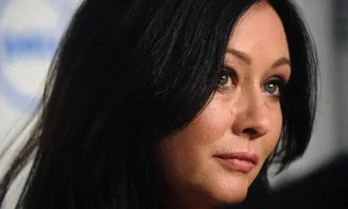 Shannen vince la sua prima battaglia: "Cancro scoperto tardi per colpa dei manager"