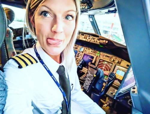 Maria, la bella pilota di Ryanair che sta facendo impazzire tutti
