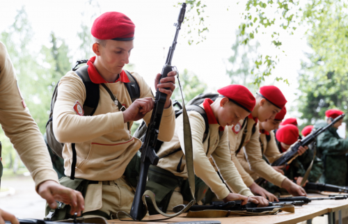 L'esercito dei bimbi russi Sono nati i Balilla di Putin