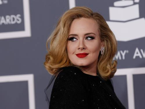 Adele influenzata si mostra senza trucco: "Sei irriconoscibile"