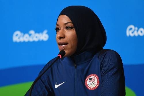 Prima atleta Usa con l'hijab ai Giochi: "Abituatevi a ragazze come me"