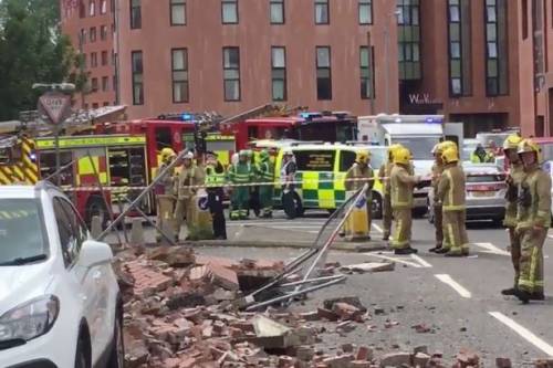 Crolla ristorante italiano "Ci sono feriti a Glasgow"