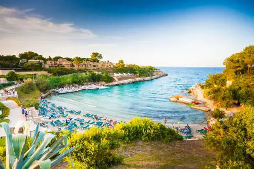 Chiare, fresche, dolci acque. Ecco le spiagge da copertina