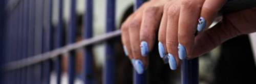 Detenuta vuole cambiare sesso: il calvario della polizia penitenziaria 