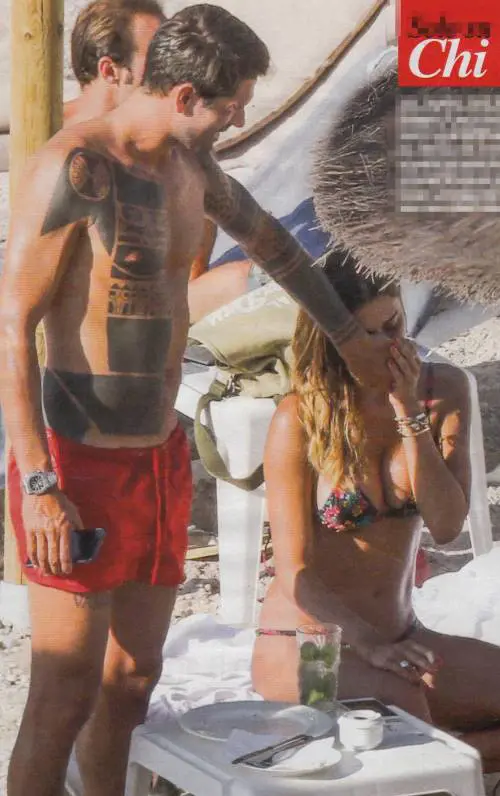 Belén e Borriello, carezze e coccole di fine-vacanze