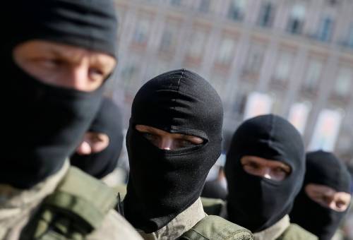 "Pronti alla guerra in Crimea" Alta tensione tra Mosca e Kiev