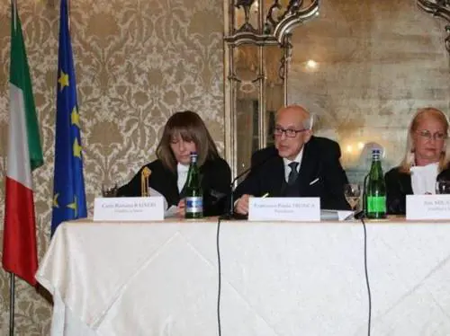 Romana Raineri col prefetto Francesco Paolo Tronca