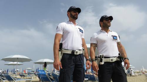 Rimini, orrore in piaggia: stuprata una minorenne