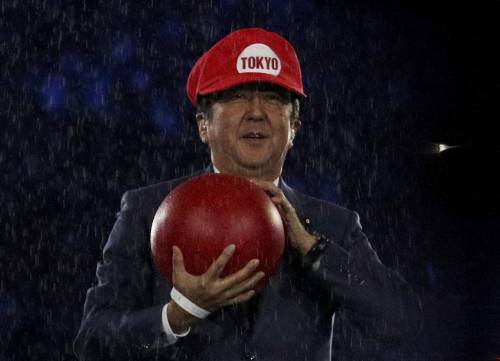 Per Tokyo 2020 Shinzo Abe si trasforma in Super Mario